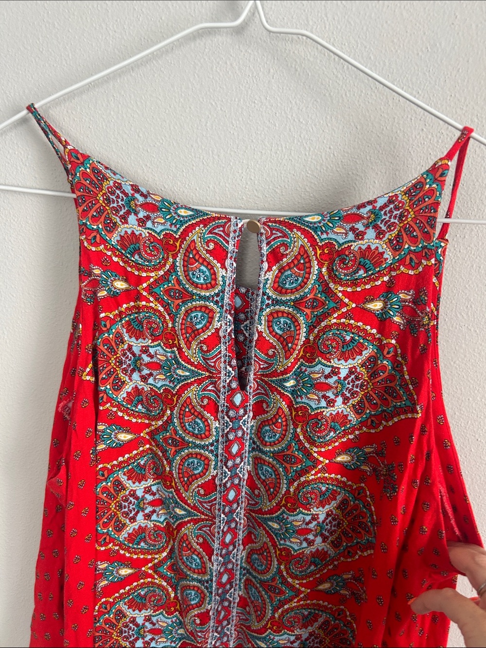 Renee C. Red Paisley Sleeveless Rayon Tank Top | Size Large - Picture 3 of 4